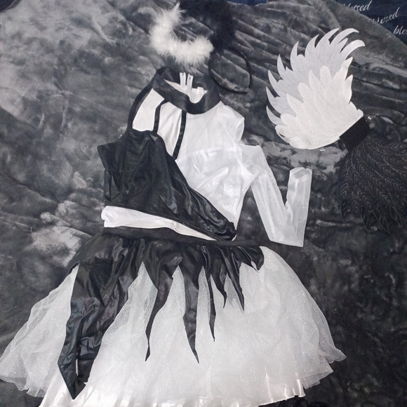 Costumes - Picture 4 of 15